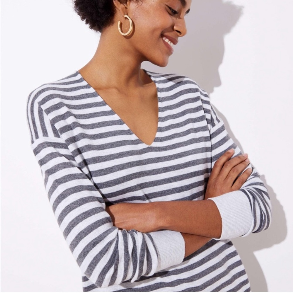 LOTT Grey Striped V-neck Sweater